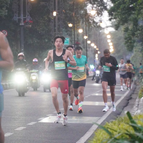 Race photo from BAUR RUN 2025