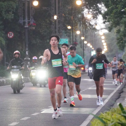 Race photo from BAUR RUN 2025