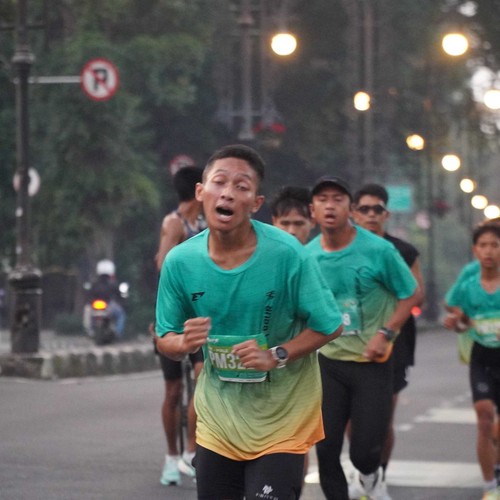 Race photo from BAUR RUN 2025
