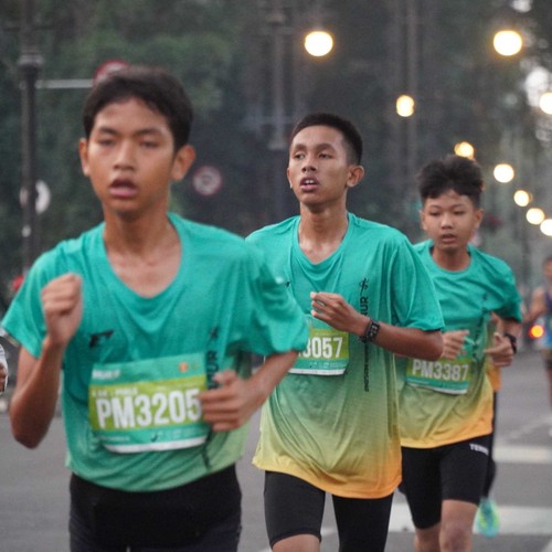 Race photo from BAUR RUN 2025