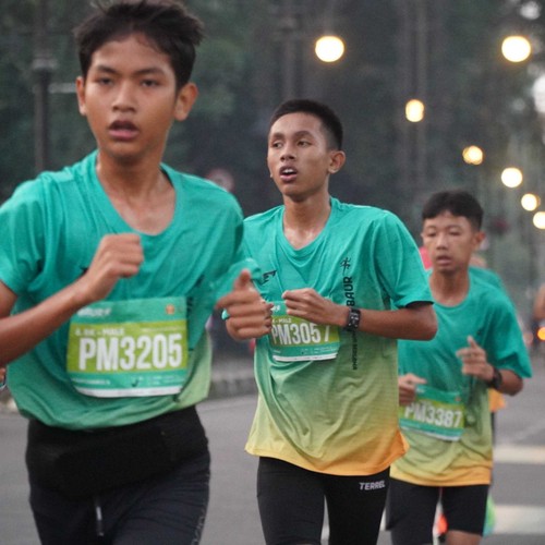 Race photo from BAUR RUN 2025