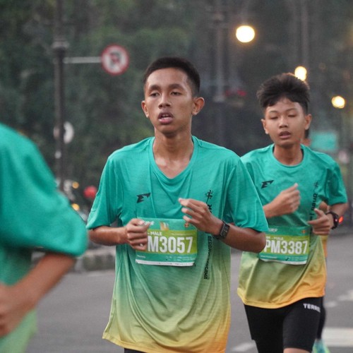 Race photo from BAUR RUN 2025