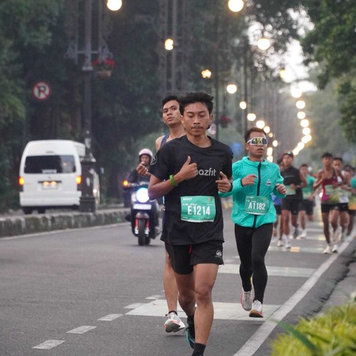 Race photo from BAUR RUN 2025