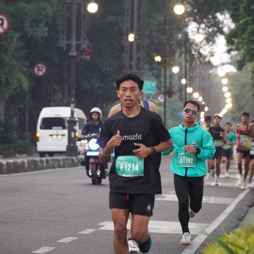 Race photo from BAUR RUN 2025