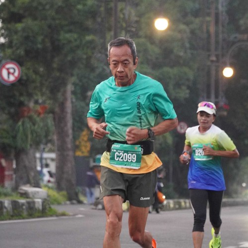 Race photo from BAUR RUN 2025