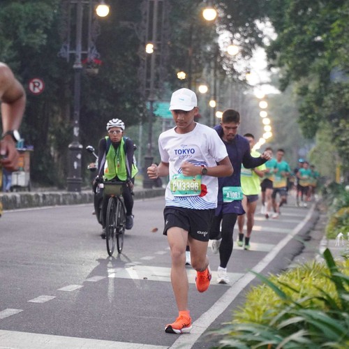 Race photo from BAUR RUN 2025