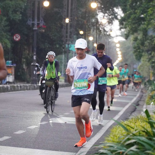 Race photo from BAUR RUN 2025