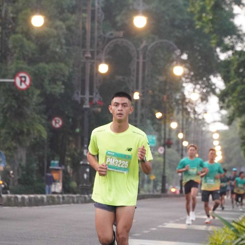 Race photo from BAUR RUN 2025