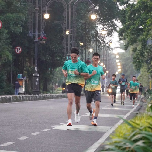 Race photo from BAUR RUN 2025