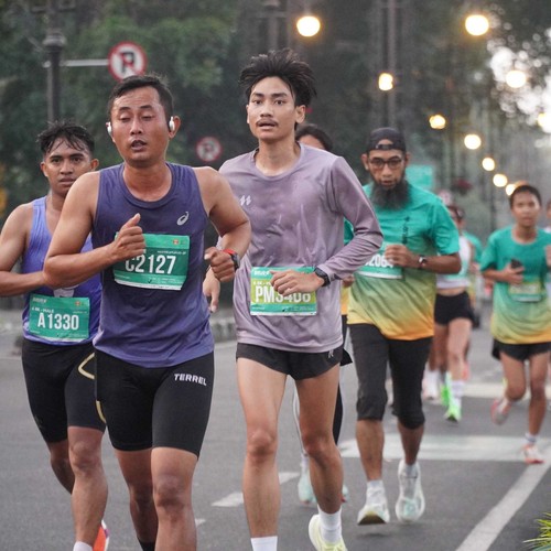 Race photo from BAUR RUN 2025