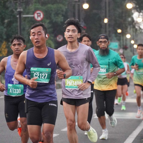 Race photo from BAUR RUN 2025
