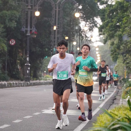 Race photo from BAUR RUN 2025