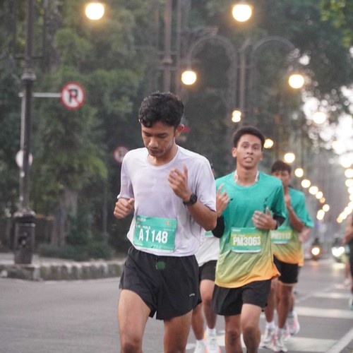 Race photo from BAUR RUN 2025
