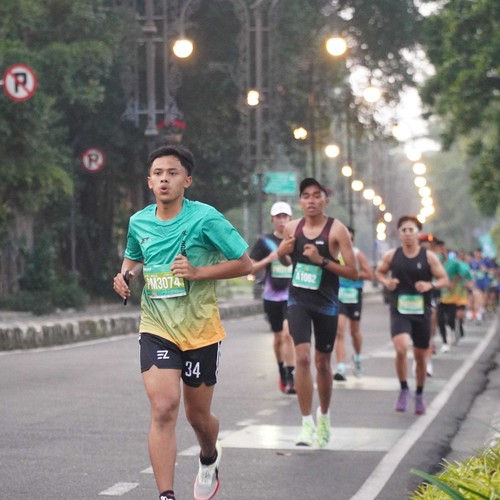 Race photo from BAUR RUN 2025