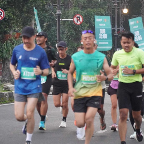 Race photo from BAUR RUN 2025