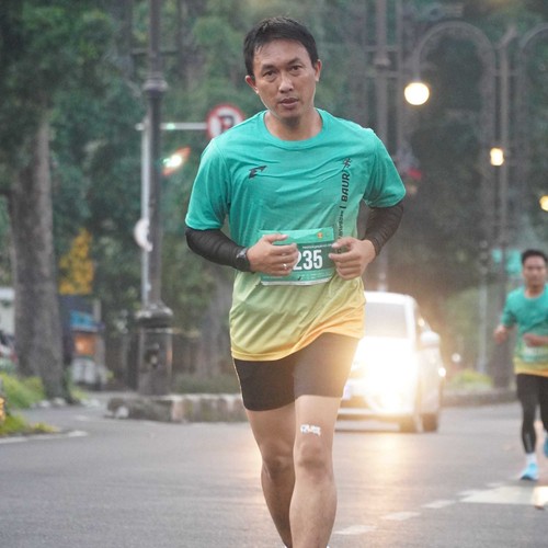 Race photo from BAUR RUN 2025