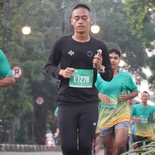 Race photo from BAUR RUN 2025