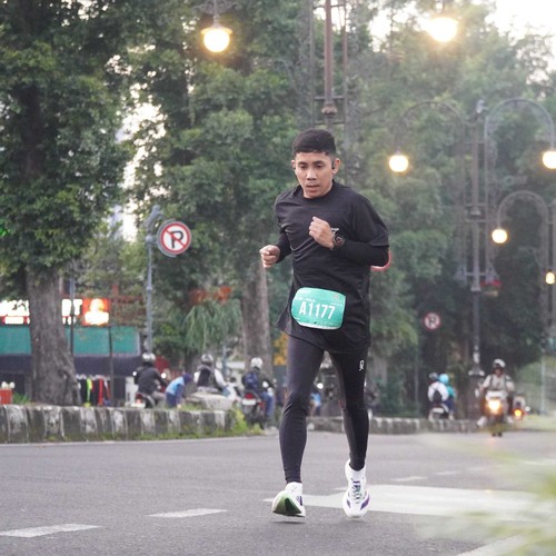 Race photo from BAUR RUN 2025