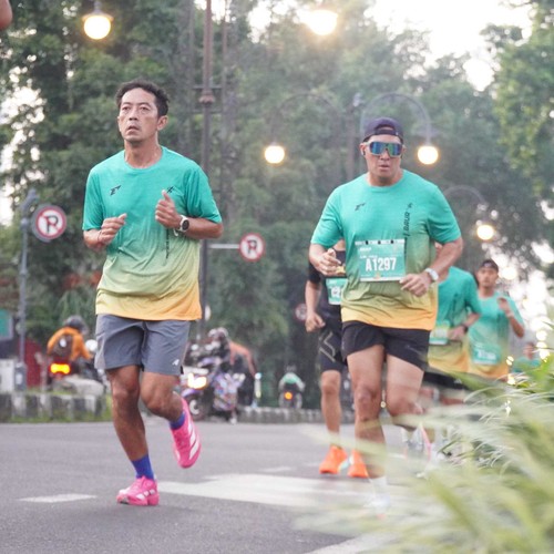 Race photo from BAUR RUN 2025