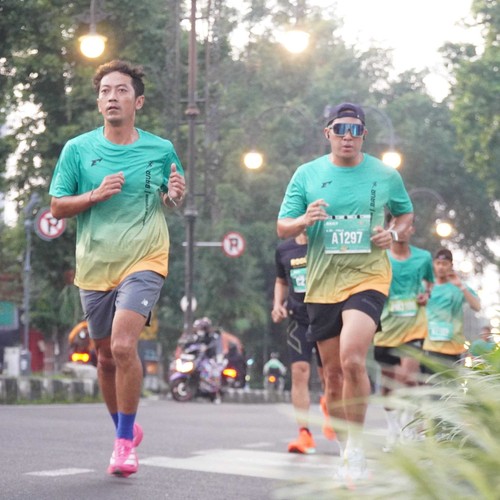 Race photo from BAUR RUN 2025