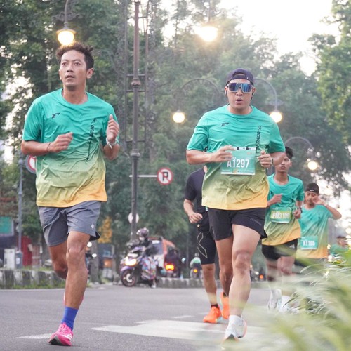 Race photo from BAUR RUN 2025