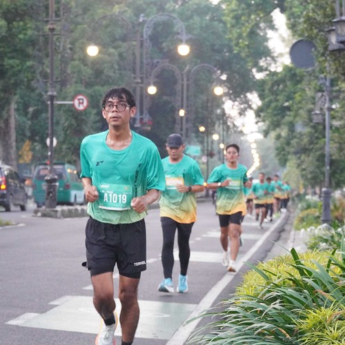Race photo from BAUR RUN 2025