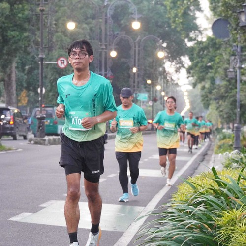 Race photo from BAUR RUN 2025