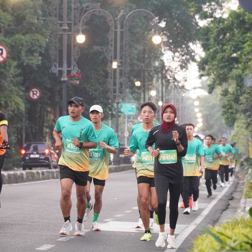 Race photo from BAUR RUN 2025