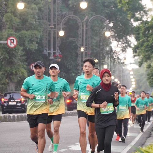 Race photo from BAUR RUN 2025