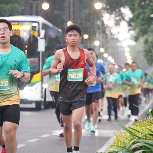 Race photo from BAUR RUN 2025