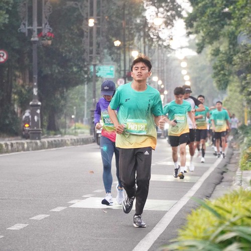 Race photo from BAUR RUN 2025