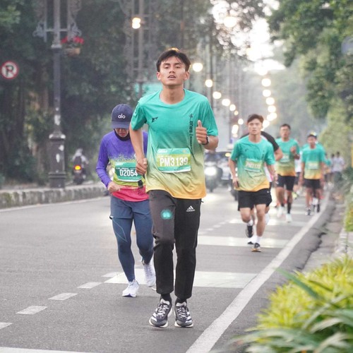 Race photo from BAUR RUN 2025