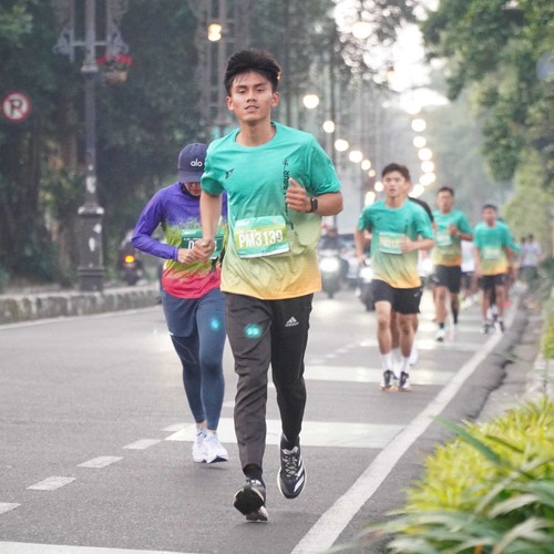 Race photo from BAUR RUN 2025