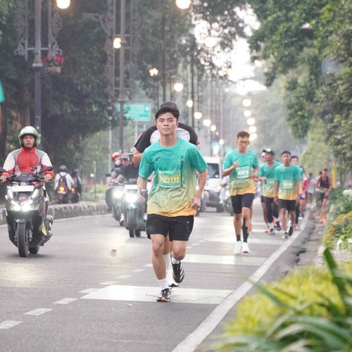 Race photo from BAUR RUN 2025