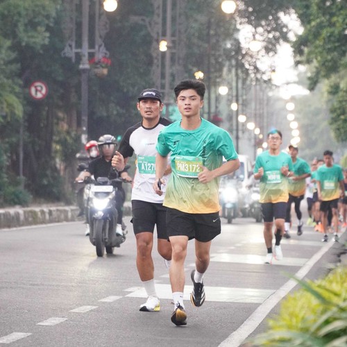 Race photo from BAUR RUN 2025