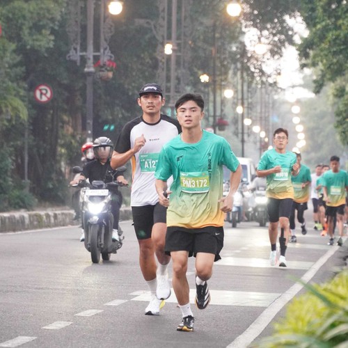 Race photo from BAUR RUN 2025