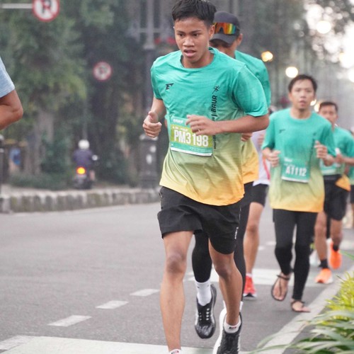 Race photo from BAUR RUN 2025