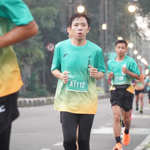 Race photo from BAUR RUN 2025