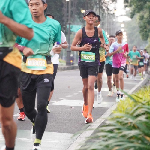 Race photo from BAUR RUN 2025