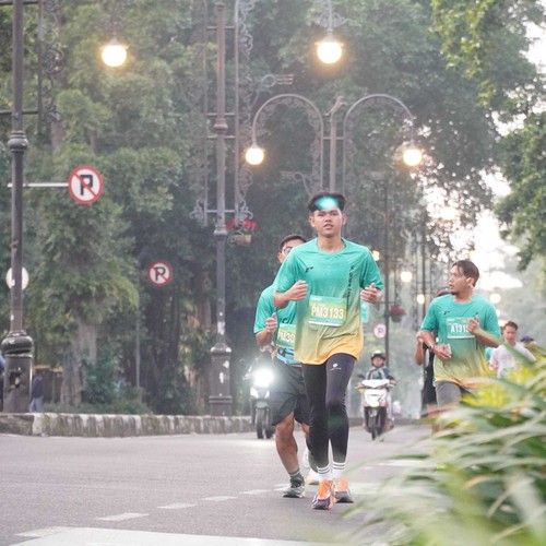 Race photo from BAUR RUN 2025