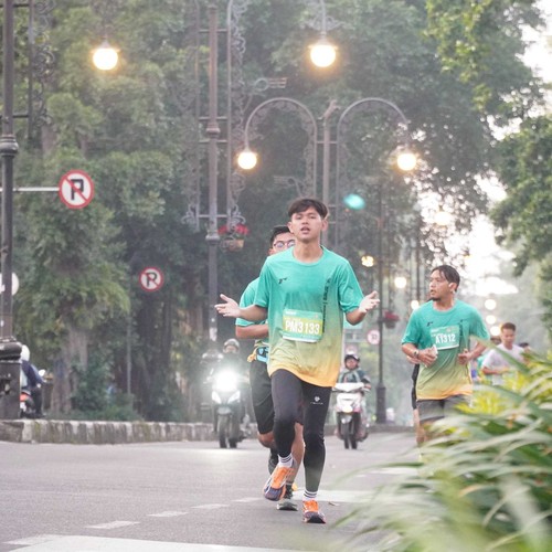Race photo from BAUR RUN 2025