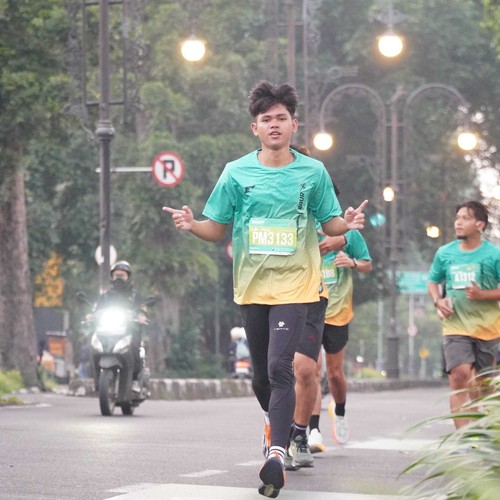 Race photo from BAUR RUN 2025