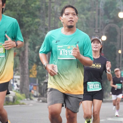 Race photo from BAUR RUN 2025