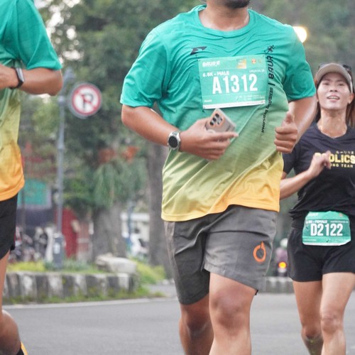 Race photo from BAUR RUN 2025