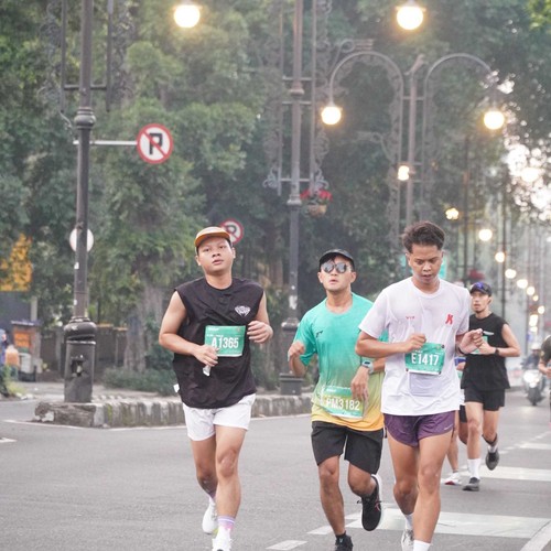 Race photo from BAUR RUN 2025