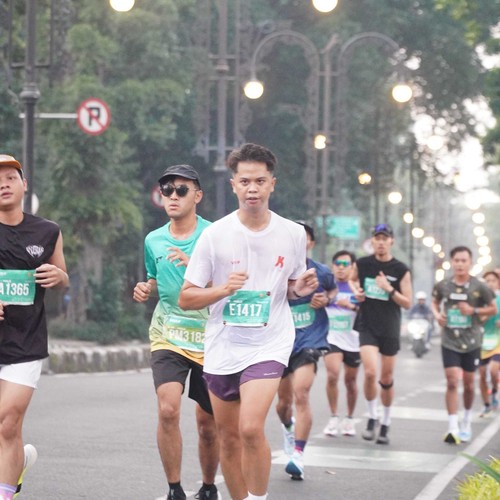 Race photo from BAUR RUN 2025