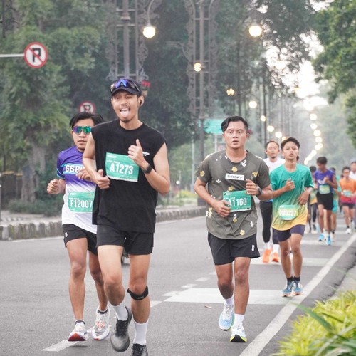 Race photo from BAUR RUN 2025