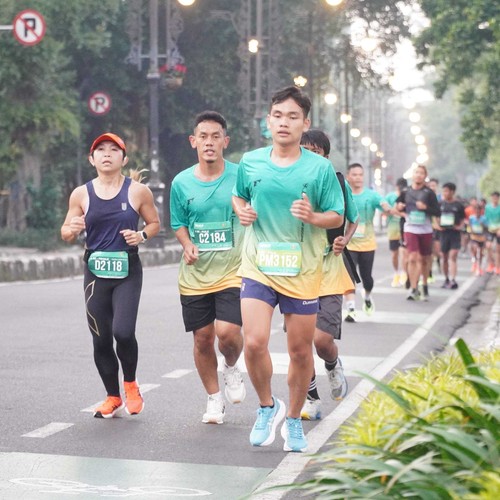 Race photo from BAUR RUN 2025