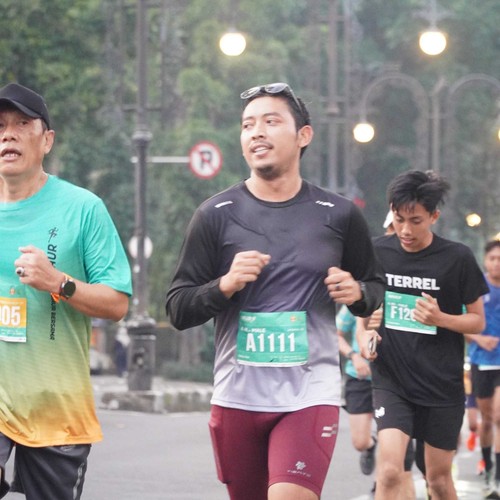 Race photo from BAUR RUN 2025