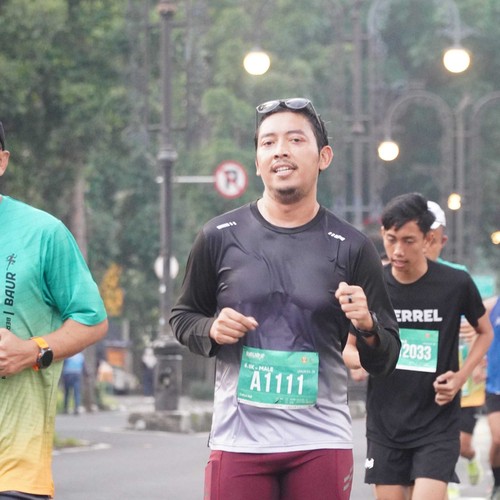 Race photo from BAUR RUN 2025
